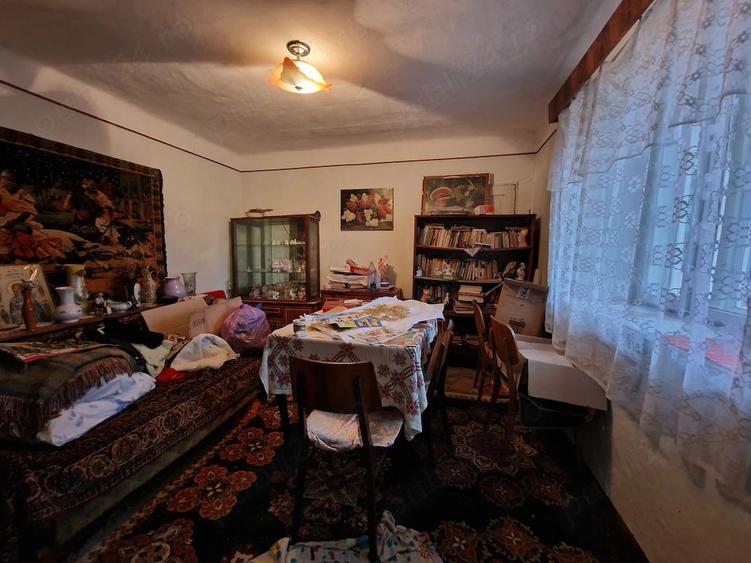 Casă cu Teren 1400 Mp în Central