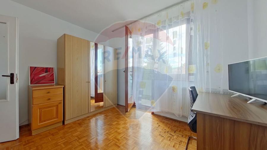 2 camere, Horea, Facultatea de Litere - 4