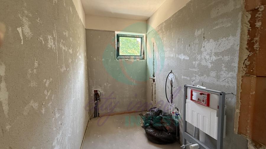 Apartament cu 3 camere semidecomandat în Ștefan cel Mare