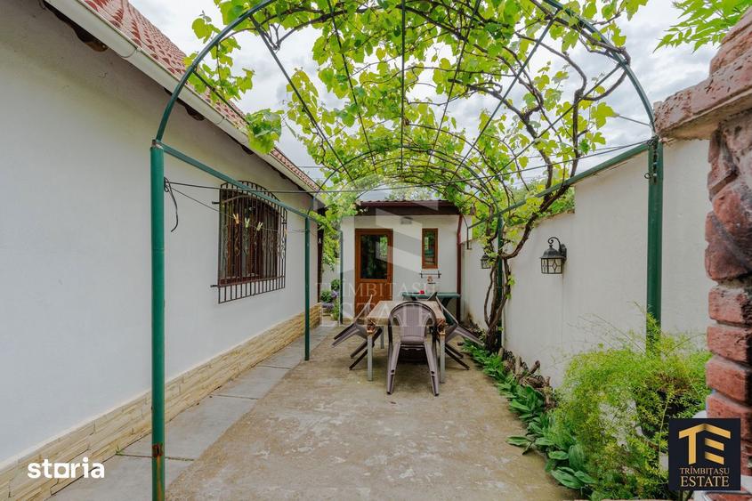 Casă cu 4 camere cu Canalizare în Central