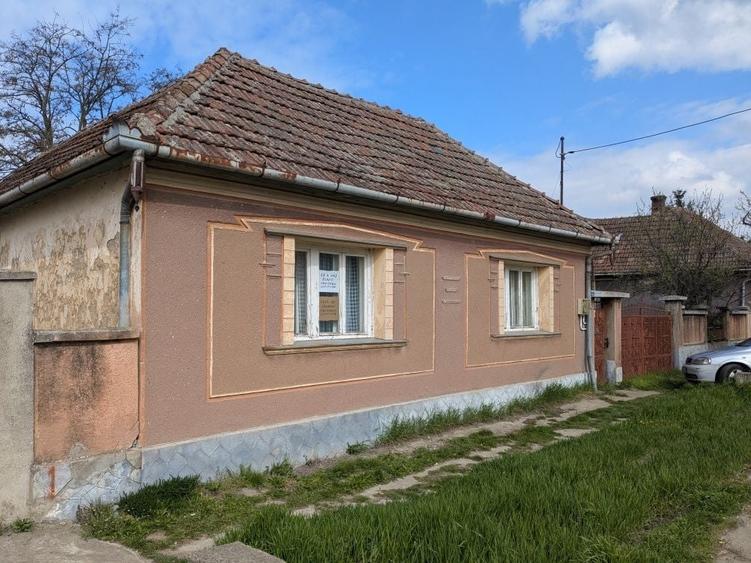 Casă cu 3 camere în Cetariu