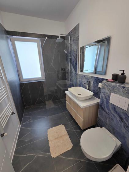 Apartament cu 2 camere decomandat în Giroc