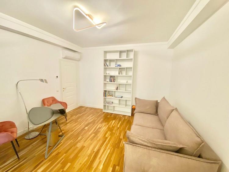 Apartament cu 3 camere decomandat, mobilat în Calea Victoriei