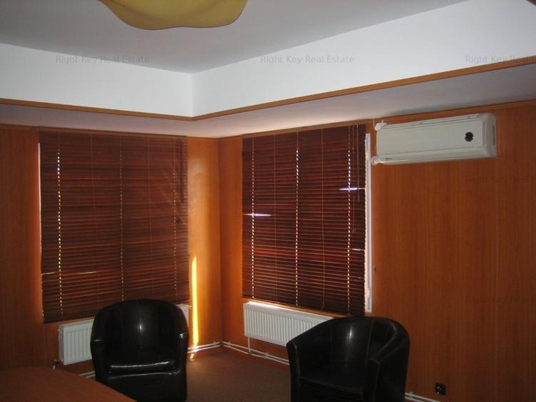 Spațiu comercial, de 600 mp, în Central