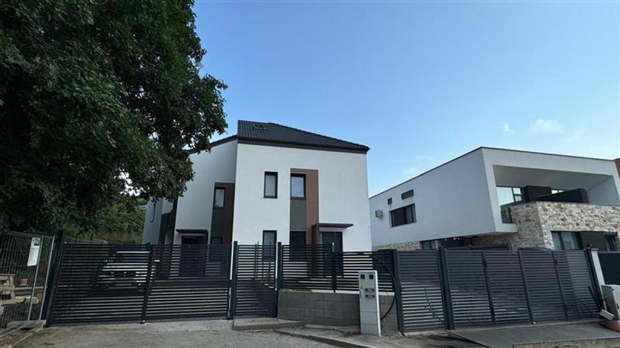 Duplex cu 4 camere cu Canalizare în Mănăștur