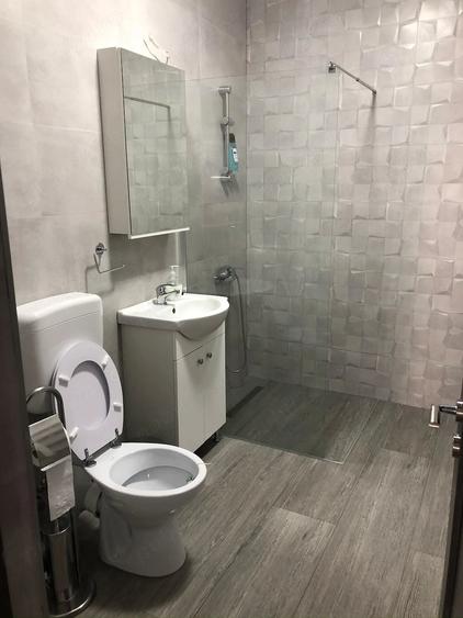 Apartament cu 3 camere decomandat în Exterior Vest