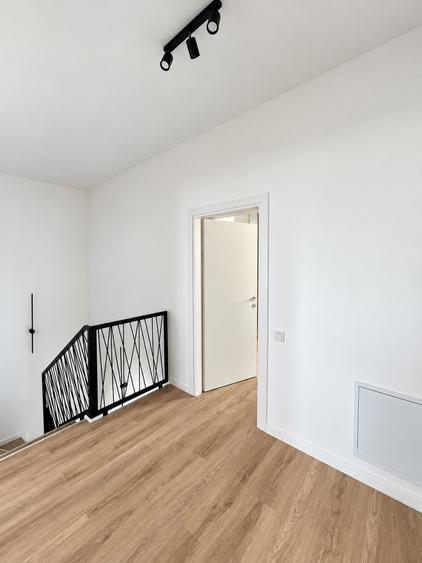 Duplex cu 5 camere cu Canalizare în Pipera