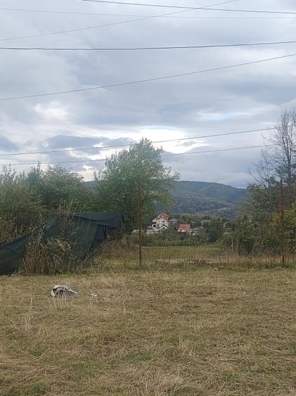 Teren Construcții intravilan de 2050 mp, în Vălenii de Munte