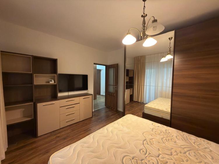 Apartament cu 3 camere decomandat, mobilat în Gara
