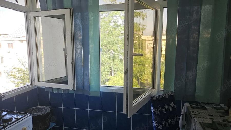 Apartament cu 2 camere decomandat în Buzaului