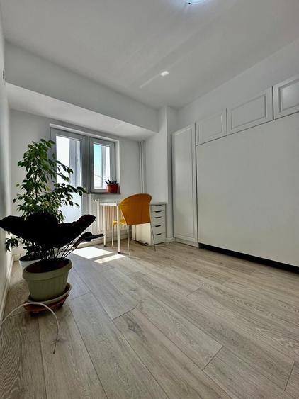 Apartament cu 3 camere decomandat, mobilat în P-ța Alba Iulia