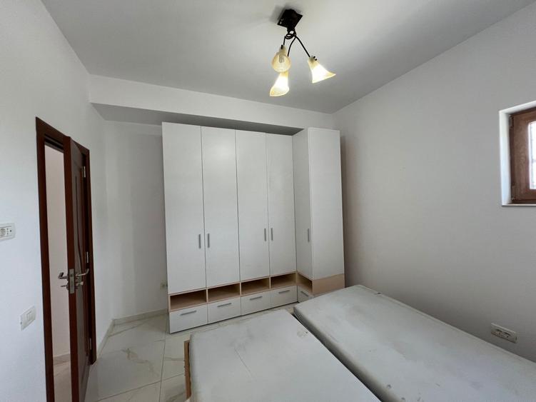 Casă individuală cu 4 camere cu Piscina în Frumușani