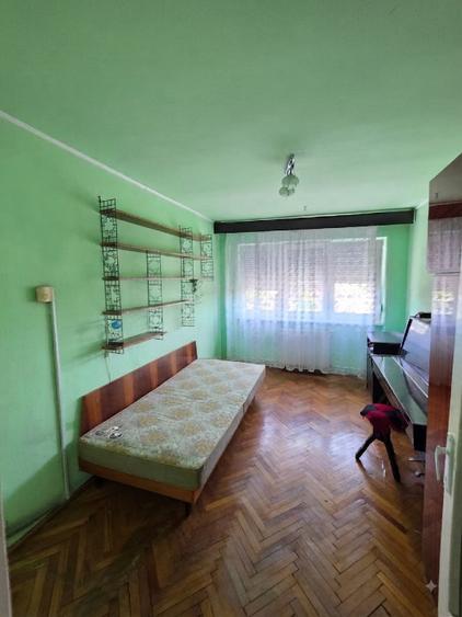 Apartament cu 3 camere decomandat, mobilat în Cloșca