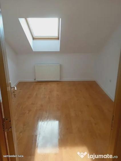 Apartament cu 3 camere semidecomandat în Florești