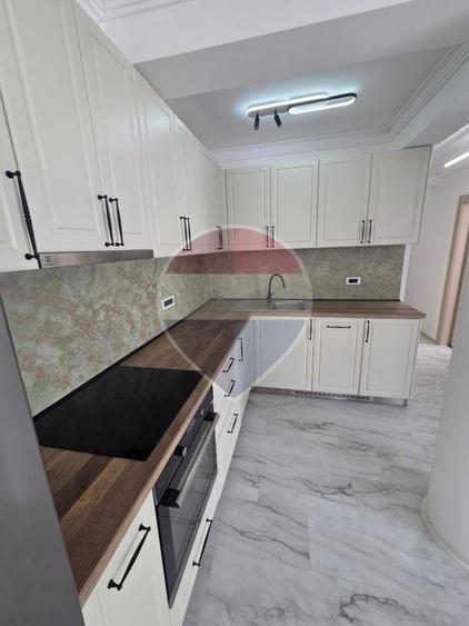 Apartament cu 3 camere decomandat, mobilat în Spitalul Județean