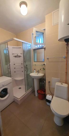 Apartament cu 3 camere semidecomandat în Gara de Nord