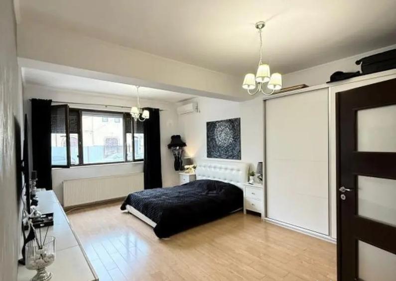 Apartament cu 2 camere semidecomandat în 1 Mai