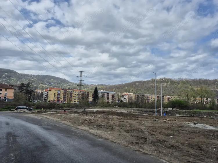 Teren de 1900 mp, în Mociur