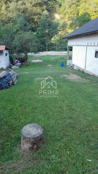 Teren de 2480 mp, în Fața