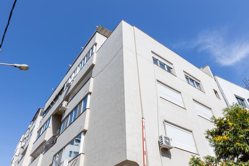 Apartament cu 2 camere semidecomandat, mobilat în Clucerului