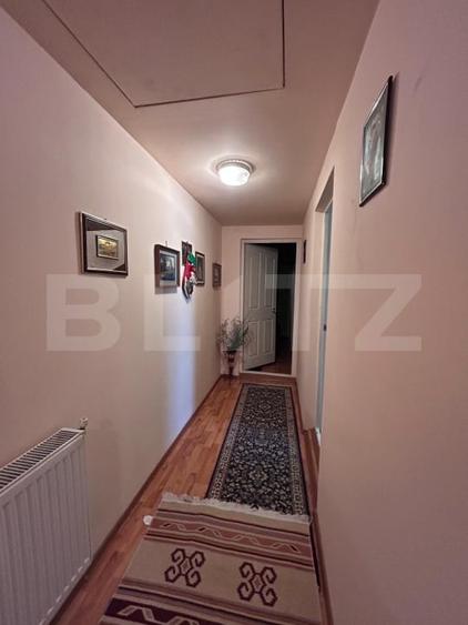 Casa de vanzare - 4 camere - 127 mp - 207 mp teren - ZONA CENTRALA - 10
