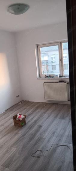 Apartament cu 3 camere decomandat în Iosia