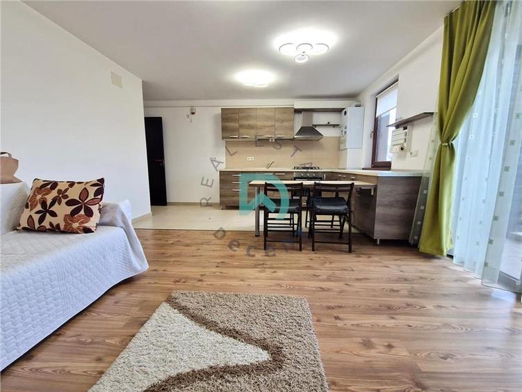 Apartament cu 2 camere decomandat în Tractorul