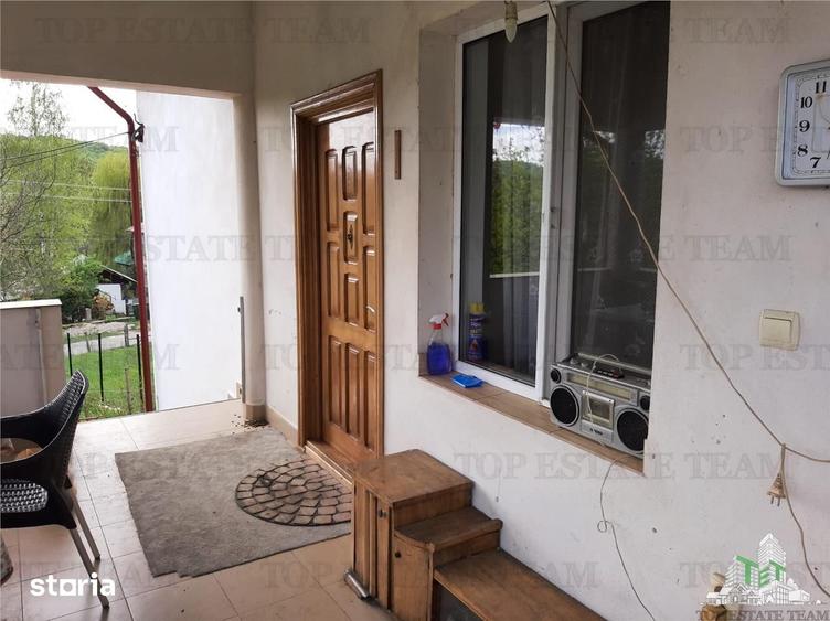 Casă cu 6 camere cu Teren 402 Mp în Tomșani