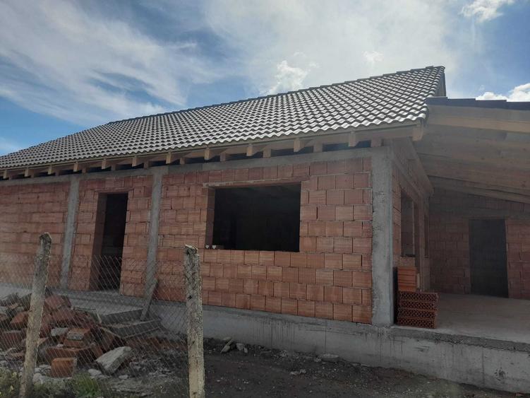 Casă cu 3 camere în Biharia