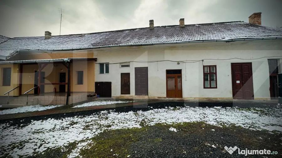 Casă cu 7 camere cu Teren 760 Mp în Central
