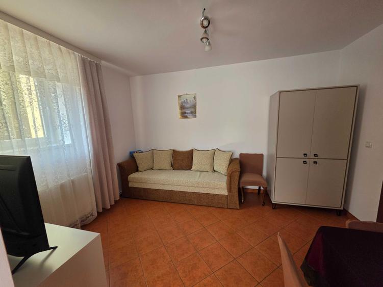 Apartament cu 2 camere decomandat în Ștrand