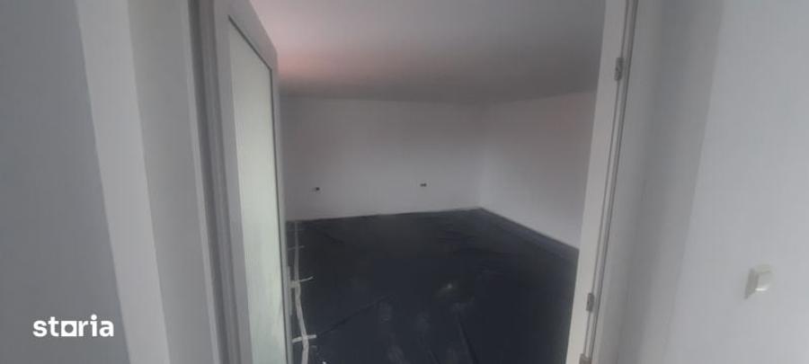 Casă cu 4 camere cu Teren 300 Mp în Central