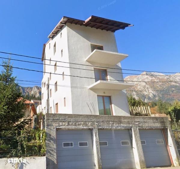 Casă cu Teren 415 Mp în Central