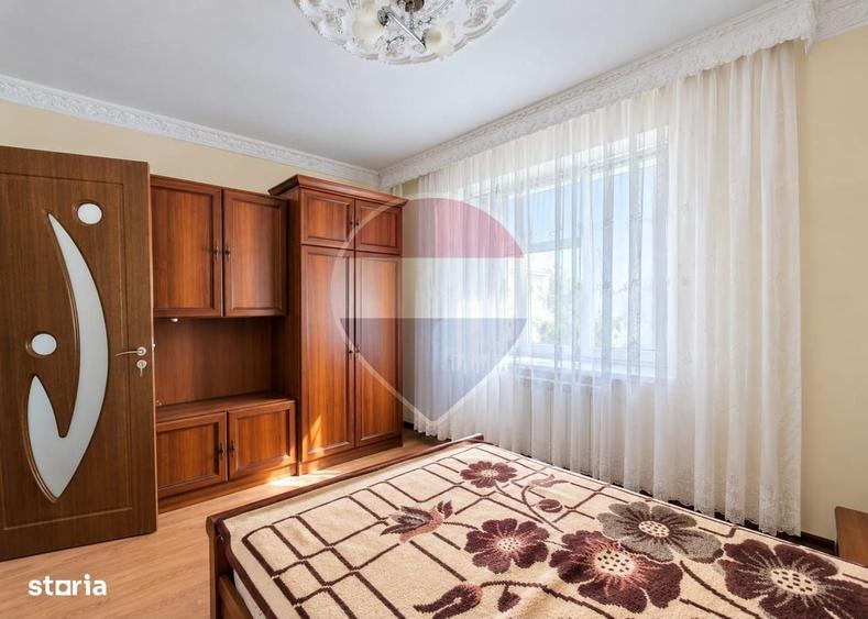 Apartament cu 3 camere decomandat în Central