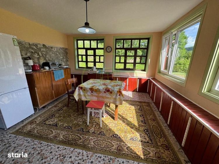 Casă cu 4 camere în Deal