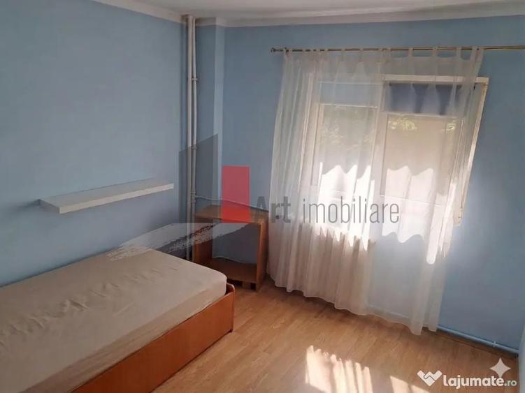 Apartament cu 4 camere decomandat în Chișinau