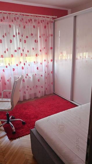Apartament cu 3 camere decomandat, mobilat în Complex Studențesc