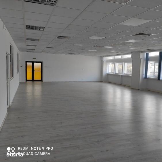Spațiu comercial, de 100 mp, în Podu Roș
