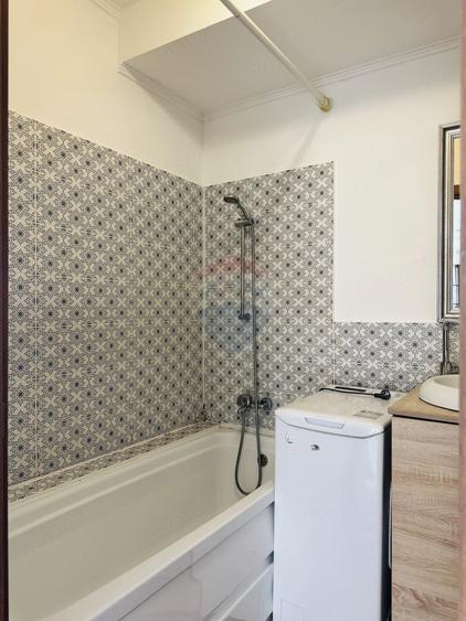 Apartament cu 2 camere semidecomandat în Ștefăneștii de Jos