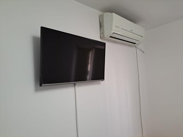 Apartament cu 3 camere semidecomandat în Central