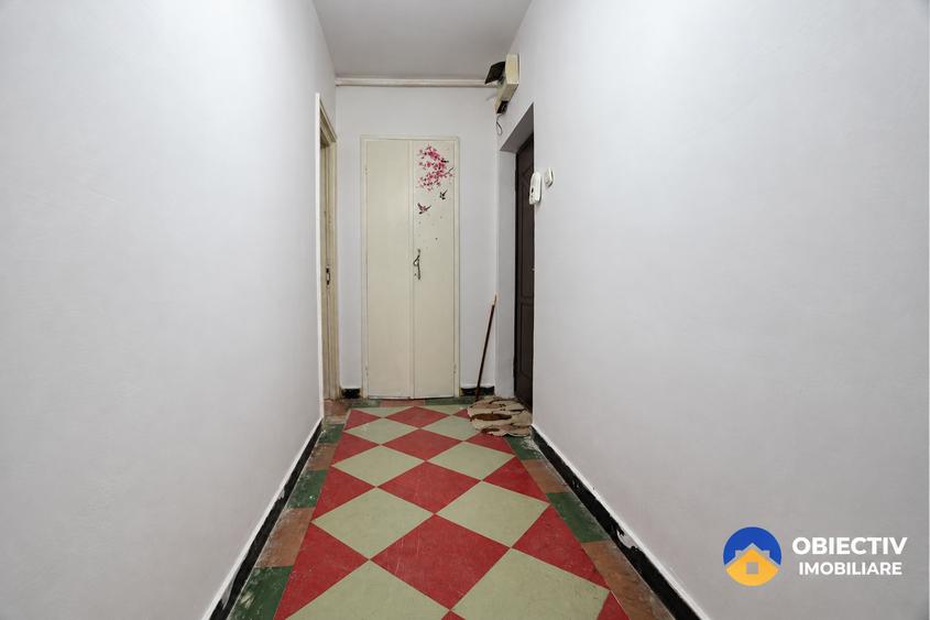 Apartament cu 3 camere semidecomandat în Central