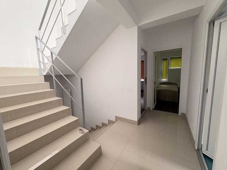 Duplex cu 4 camere cu Canalizare în Europa