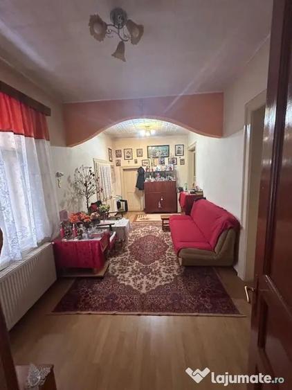 Casă cu 3 camere cu Teren 532 Mp în Central
