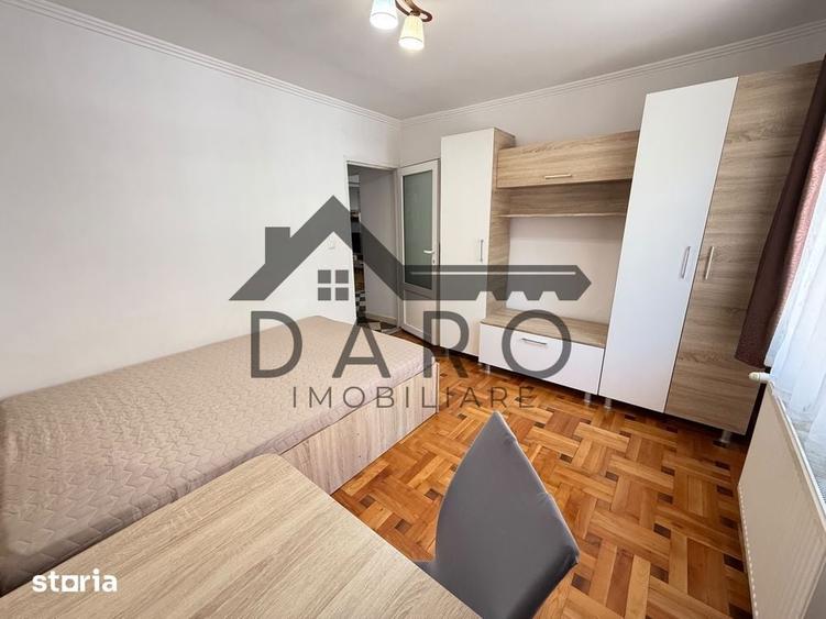 Apartament cu 3 camere în 22 Decembrie 1989