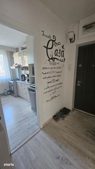 Apartament cu 4 camere decomandat în Central