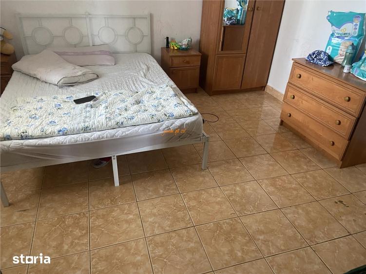 Casă cu 4 camere cu Teren 913 Mp în Vânători