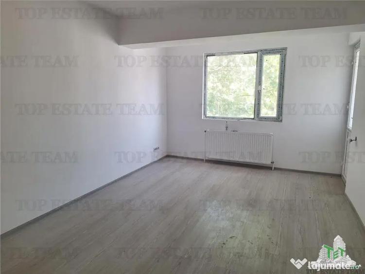 Casă cu 7 camere cu Teren 170 Mp în Tei