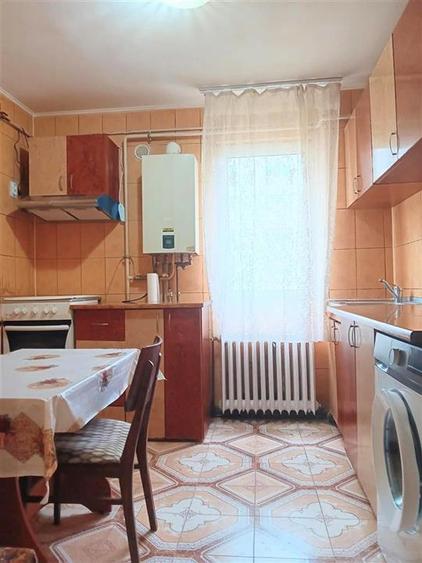 Apartament cu 2 camere semidecomandat, mobilat în Podu Roș