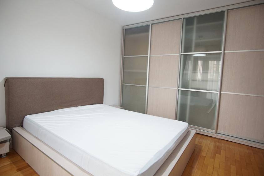Apartament cu 3 camere decomandat în Nerva Traian