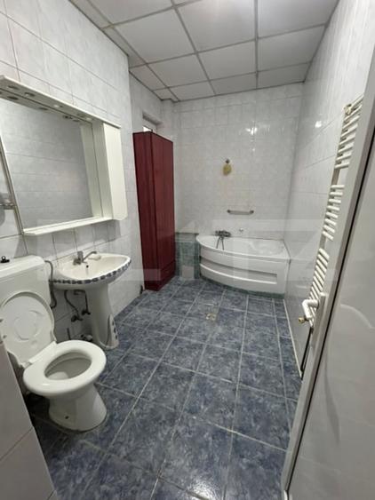 Casă individuală cu 6 camere cu Canalizare în Girocului
